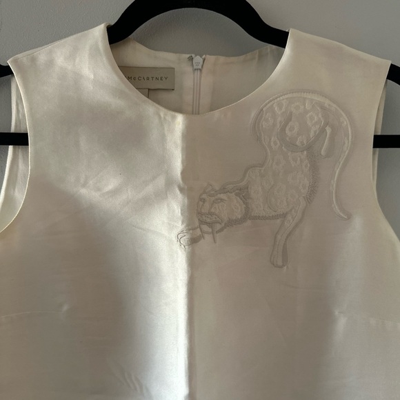 TIGER EMBROIDERY DUCHESS SATIN SHIFT
DRESS WHITE - Picture 6 of 16